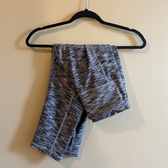 Grey Heather 3/4 leggings - Picture 1 of 2